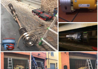 cambio motore+ 4 scatolle porta molla+4 molle cambio motore+ 4 scatolle porta molla+4 molle